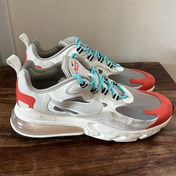 Nike Air Max 270 React - Picture 3 of 9